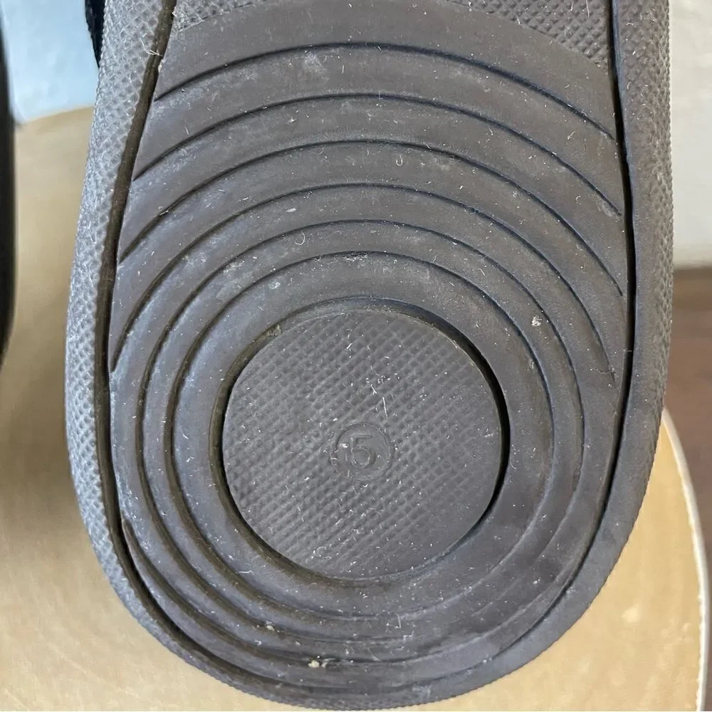 Tandy Leather Sneakers Size 5